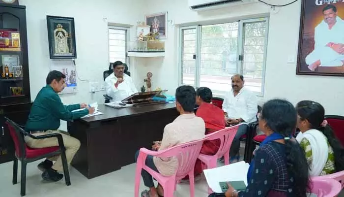 నిరుపేదల సొంతింటి కలను నెరవేరుస్తాం : ఎమ్మెల్యే గూడెం మహిపాల్ రెడ్డి నిరుపేదల సొంతింటి కలను నెరవేరుస్తాం : ఎమ్మెల్యే గూడెం మహిపాల్ రెడ్డి