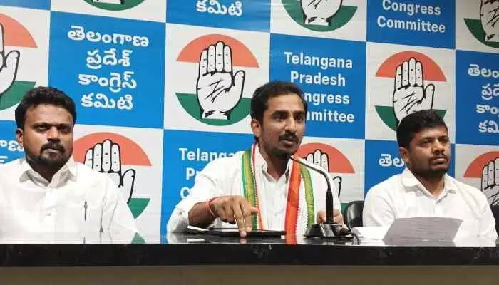 ఆటో డ్రైవర్ల ఎల్పీజీ కష్టాలు కళ్ళకి కనిపించటం లేదా? ఆటో డ్రైవర్ల ఎల్పీజీ కష్టాలు కళ్ళకి కనిపించటం లేదా?