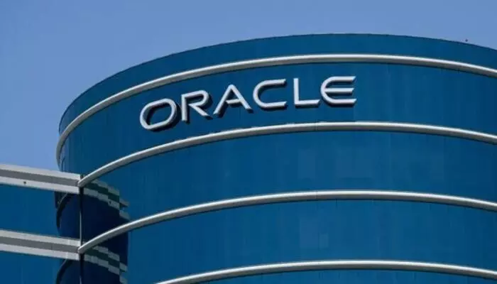 Oracle Layoff: ఏఐ ఒకటే కాదు.. లేఆఫ్స్ వెనుక ఖర్చులూ కారణమే Oracle Layoff: ఏఐ ఒకటే కాదు.. లేఆఫ్స్ వెనుక ఖర్చులూ కారణమే