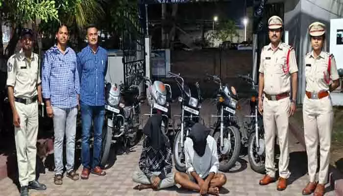జగిత్యాలలో బైక్ దొంగల ముఠా అరెస్ట్ జగిత్యాలలో బైక్ దొంగల ముఠా అరెస్ట్