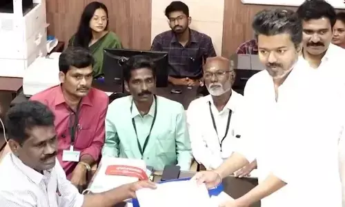 తిరుచ్చి ఈస్ట్‌లో నామినేషన్ దాఖలు చేసిన టీవీకే విజయ్