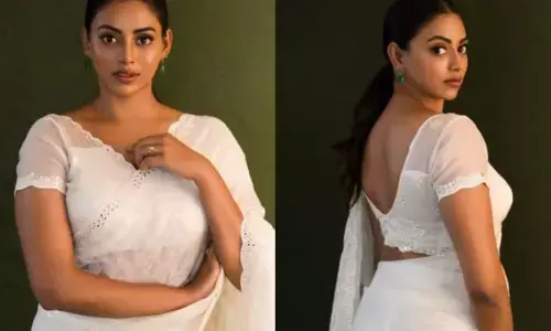 అందాల ఆరబోతలో స్టార్ హీరోయిన్లకూ పోటీగా నిలుస్తున్న కామాక్షి భాస్కర్ల
