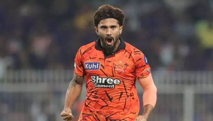 కోల్కతా చిత్తు.. బోణీ కొట్టిన హైదరాబాద్ కోల్కతా చిత్తు.. బోణీ కొట్టిన హైదరాబాద్