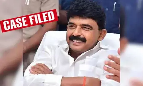 పోలీసు అధికారులకు బెదిరింపులు.. మాజీ మంత్రిపై పేర్ని నానిపై కేసు నమోదు