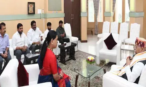 ఖేల్ సంసద్ మహోత్సవ ముగింపు వేడుకకు గవర్నర్ శివ ప్రతాప్ శుక్లా ను ఆహ్వానించిన ఎంపీ డీకే అరుణ