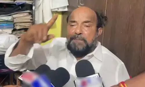 మంత్రులు, ఎమ్మెల్యేలు బయట తిరగలేరు.. రాళ్లతో కొట్టిస్తాం: ఆర్ కృష్ణయ్య మాస్ వార్నింగ్
