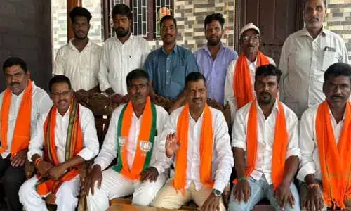 పంట నష్టపోయిన రైతులను ఆదుకోవాలి :  మర్రిపల్లి సత్యం