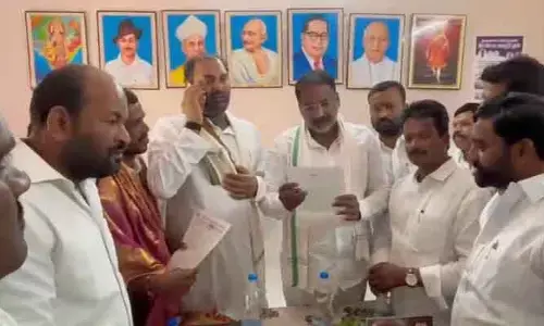 బాలాన‌గ‌ర్ లో మొక్క‌జొన్న కొనుగోలు కేంద్రం
