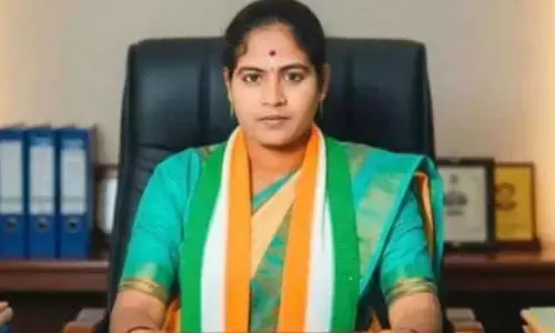 ఆత్మహత్య చేసుకున్న గ్రామ సర్పంచ్ లహరిక..