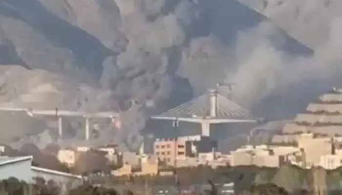 మిడిల్ ఈస్ట్ లో ఎత్తైన వంతెనపై అమెరికా-ఇజ్రాయెల్ దాడి మిడిల్ ఈస్ట్ లో ఎత్తైన వంతెనపై అమెరికా-ఇజ్రాయెల్ దాడి