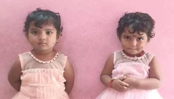కరీంనగర్ లో దారుణం.. కసాయి తండ్రి ఘాతుకానికి ఇద్దరు చిన్నారులు బలి కరీంనగర్ లో దారుణం.. కసాయి తండ్రి ఘాతుకానికి ఇద్దరు చిన్నారులు బలి