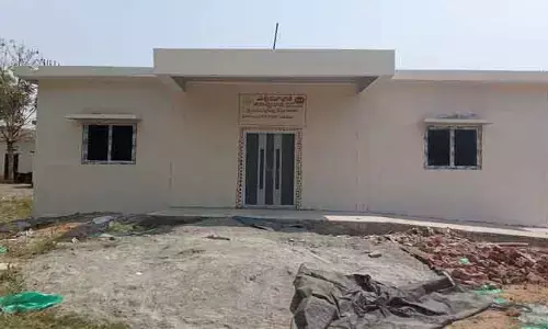 ప్రారంభానికి నోచుకోని ప‌ల్లె ద‌వ‌ఖాన
