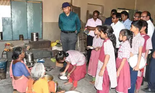 పాఠశాలలపై కలెక్టర్ ఆకస్మిక తనిఖీ..