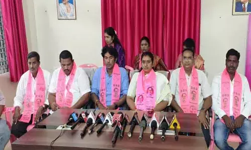 గ్రామ, వార్డు సభల పేరిట ప్రజాధనం వృథా