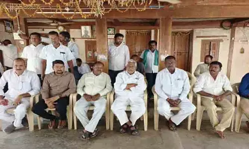 పంట దెబ్బ‌తిన్న రైతుల‌ను ఆదుకోవాలి :  మాజీ మంత్రి జీవ‌న్ రెడ్డి