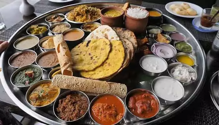 ఆరు నెలల గరిష్ఠానికి ఆహార ధరలు.. యుద్ధం నడుమ ఆహార ముప్పు పొంచి ఉందా? ఆరు నెలల గరిష్ఠానికి ఆహార ధరలు.. యుద్ధం నడుమ ఆహార ముప్పు పొంచి ఉందా?