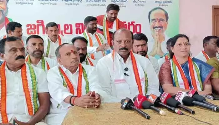40 ఏళ్లలో ఎంతమంది కార్యకర్తలకు పదవులు ఇప్పించారు..? 40 ఏళ్లలో ఎంతమంది కార్యకర్తలకు పదవులు ఇప్పించారు..?