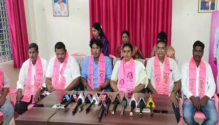 గ్రామ, వార్డు సభల పేరిట ప్రజాధనం వృథా గ్రామ, వార్డు సభల పేరిట ప్రజాధనం వృథా