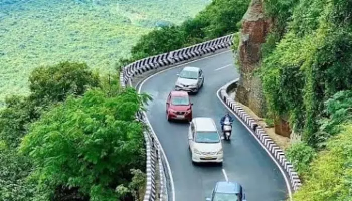 తిరుమలలో వరుస ప్రమాదాలు.. ఉలిక్కిపడ్డ భక్తులు తిరుమలలో వరుస ప్రమాదాలు.. ఉలిక్కిపడ్డ భక్తులు