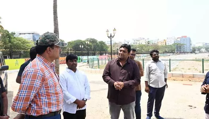 Ranganath: చెరువుల పక్కన ప్రభుత్వ భూములుంటే స్వాధీనమే Ranganath: చెరువుల పక్కన ప్రభుత్వ భూములుంటే స్వాధీనమే