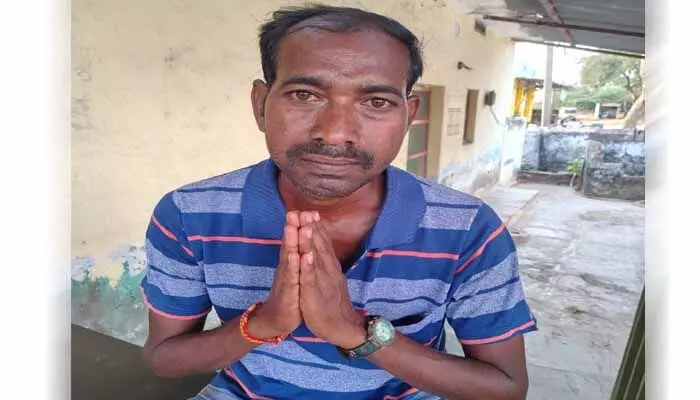 ఔట్ సోర్సింగ్ ఉద్యోగం ఇప్పిస్తానని టోకరా ఔట్ సోర్సింగ్ ఉద్యోగం ఇప్పిస్తానని టోకరా
