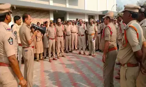 500 మంది పోలీసుల పహారాలో ఆకివీడు.. డీఎస్పీ కీలక హెచ్చరిక
