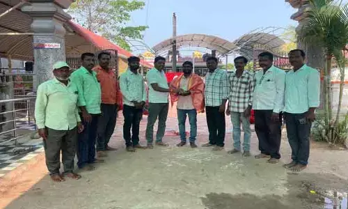 ఆటో డ్రైవర్ ఔనత్యం