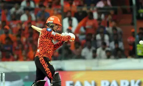 IPL 2026: పీకల్లోతు కష్టాల్లో సన్ రైజర్స్ హైదరాబాద్‌.. ఆదిలోనే మూడు కీలక వికెట్లు