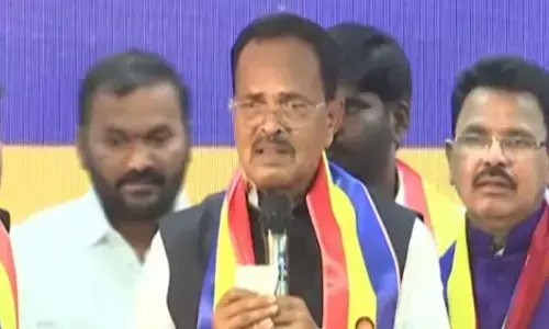 స్టేజీపైనే మాజీ మంత్రి మోత్కుపల్లి కంటతడి