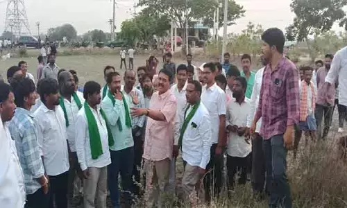 ముంపు బాధితుల దీక్ష‌ల‌కు హ‌రీశ్ రావు సంఘీభావం