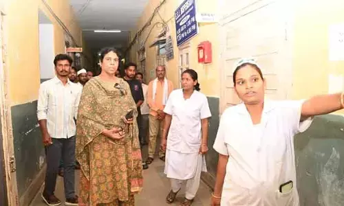 వైద్య సిబ్బంది గైర్హాజరు పై కలెక్టర్ ఆగ్రహం..