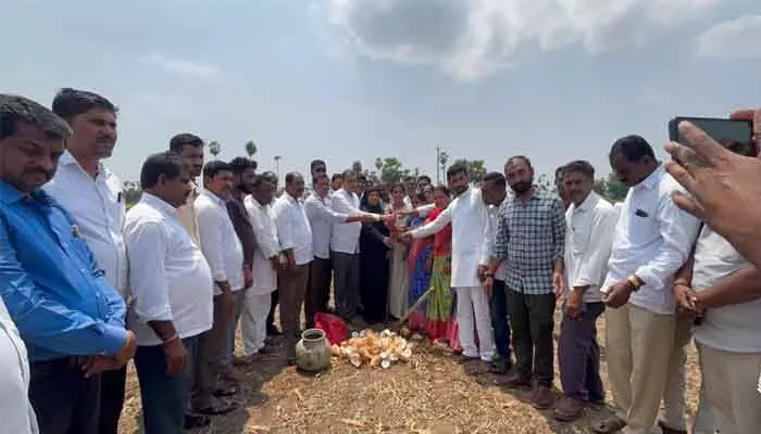 కోటి మంది మహిళలను కోటీశ్వరులను చేయాలనేదే సీఎం రేవంత్ రెడ్డి లక్ష్యం : కాంగ్రెస్ ఇన్ చార్జి కే.కే. మహేందర్ రెడ్డి కోటి మంది మహిళలను కోటీశ్వరులను చేయాలనేదే సీఎం రేవంత్ రెడ్డి లక్ష్యం : కాంగ్రెస్ ఇన్ చార్జి కే.కే. మహేందర్ రెడ్డి
