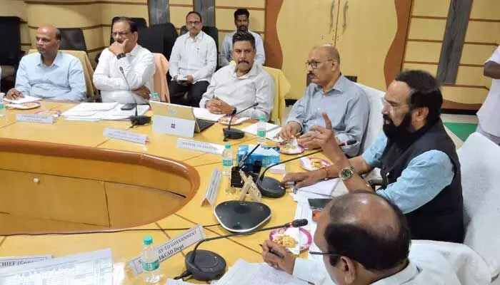 తాగునీటి ఇబ్బందులు రానివ్వద్దు: ఉత్తమ్కుమార్రెడ్డి తాగునీటి ఇబ్బందులు రానివ్వద్దు: ఉత్తమ్కుమార్రెడ్డి