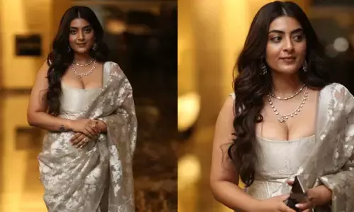 ‘డెకాయిట్’ ట్రైలర్ లాంచ్ ఈవెంట్‌లో మెరిసిన ఈ ముద్దుగుమ్మ బ్యాక్‌గ్రౌండ్ తెలుసా?