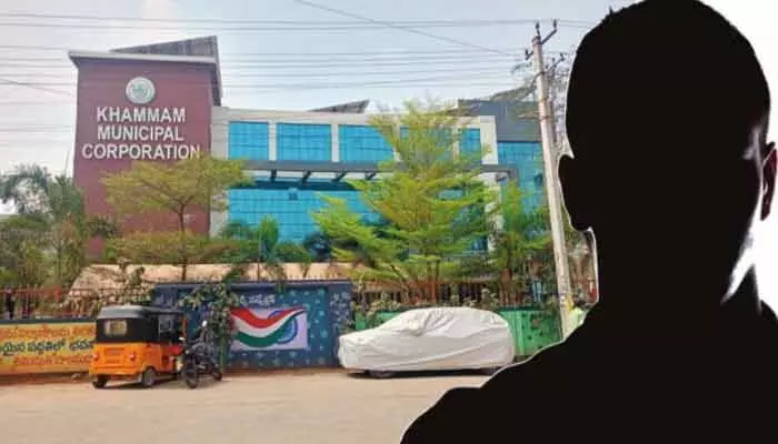 ఖమ్మం కార్పొరేషన్లో ఖతర్నాక్ కాంట్రాక్టర్ మాయాజాలం ఖమ్మం కార్పొరేషన్లో ఖతర్నాక్ కాంట్రాక్టర్ మాయాజాలం