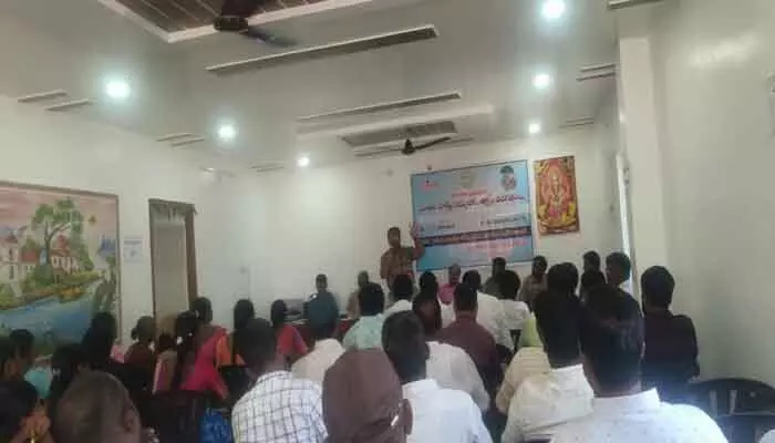 ప్రజలకు మెరుగైన సౌకర్యాలు కల్పించాలి : ఆర్డీఓ జయచంద్రారెడ్డి ప్రజలకు మెరుగైన సౌకర్యాలు కల్పించాలి : ఆర్డీఓ జయచంద్రారెడ్డి