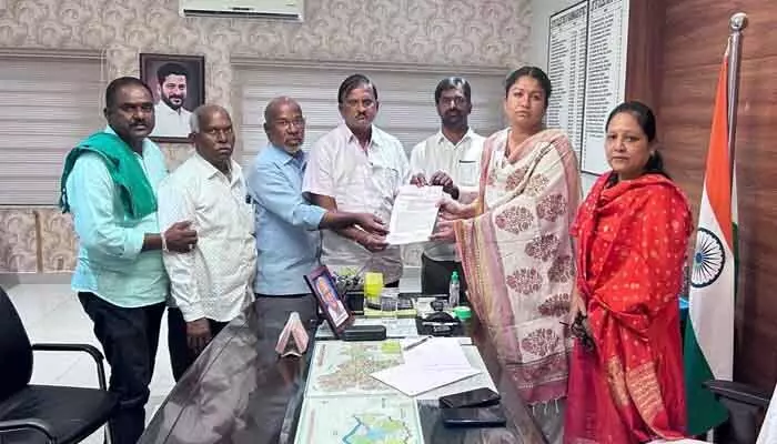 హుజూరాబాద్లో ‘వేస్ట్ టూ ఎనర్జీ’ ప్లాంట్ను నిలిపివేయండి హుజూరాబాద్లో ‘వేస్ట్ టూ ఎనర్జీ’ ప్లాంట్ను నిలిపివేయండి