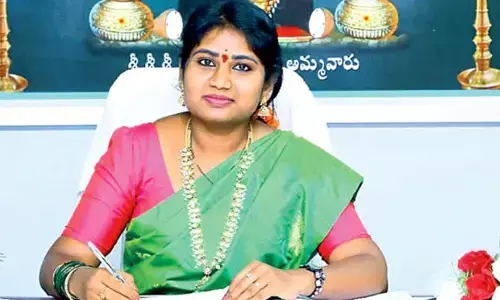 BIG BREAKING : దేవాదాయ శాఖ అసిస్టెంట్ కమిషనర్ శాంతి ఇళ్లపై ఏసీబీ దాడులు