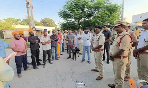 అసాంఘిక కార్య‌కలాపాల‌కు పాల్ప‌డితే క‌ఠిన చ‌ర్య‌లు త‌ప్ప‌వు : డీఎస్పీ నాగేంద్ర‌చారి