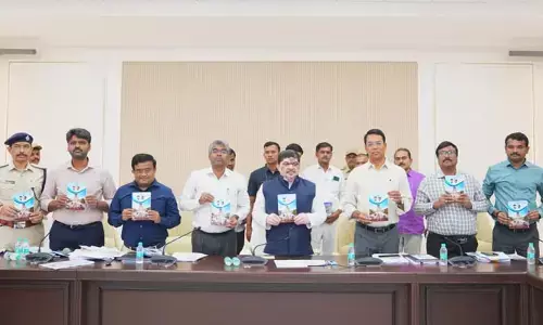 రవాణా శాఖలో విప్లవాత్మక మార్పులు.. రహవీర్ తొలి అవార్డును అందచేసిన మంత్రి పొన్నం