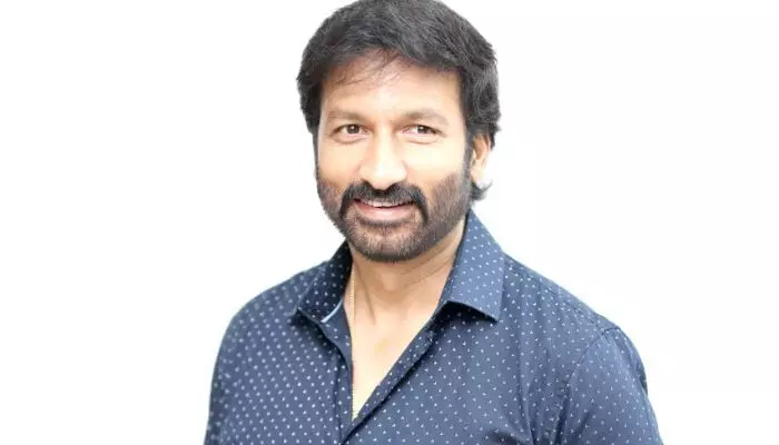 Gopichand 33కు పవర్ఫుల్ టైటిల్ ఫిక్స్? Gopichand 33కు పవర్ఫుల్ టైటిల్ ఫిక్స్?