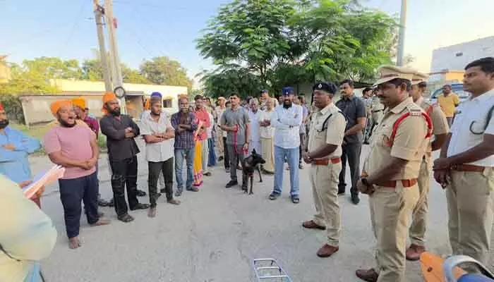 అసాంఘిక కార్యకలాపాలకు పాల్పడితే కఠిన చర్యలు తప్పవు : డీఎస్పీ నాగేంద్రచారి అసాంఘిక కార్యకలాపాలకు పాల్పడితే కఠిన చర్యలు తప్పవు : డీఎస్పీ నాగేంద్రచారి