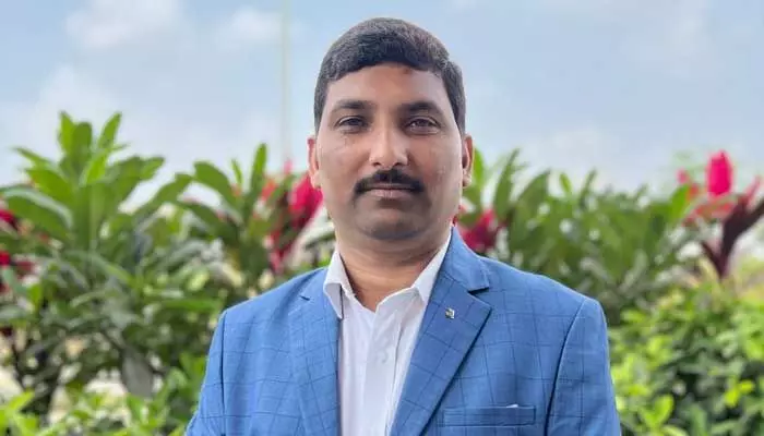 ఇక్కత్ చీరలపై పరిశోధన.. గోసికొండ శ్రీరాములుకు బాధ్యతలు ఇక్కత్ చీరలపై పరిశోధన.. గోసికొండ శ్రీరాములుకు బాధ్యతలు