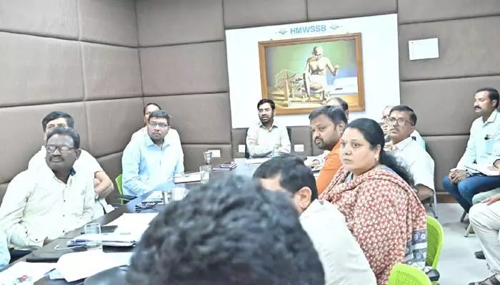 ఇక నుంచి రాత్రి సమయాల్లోనూ నీటి సరఫరా.. అధికారులకు జలమండలి ఎండీ కీలక ఆదేశాలు ఇక నుంచి రాత్రి సమయాల్లోనూ నీటి సరఫరా.. అధికారులకు జలమండలి ఎండీ కీలక ఆదేశాలు