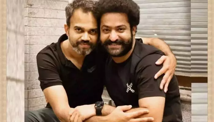 ఎన్టీఆర్–ప్రశాంత్ నీల్ వల్ల నిలిచిపోయిన ‘డ్రాగన్’ షూటింగ్? ఎన్టీఆర్–ప్రశాంత్ నీల్ వల్ల నిలిచిపోయిన ‘డ్రాగన్’ షూటింగ్?