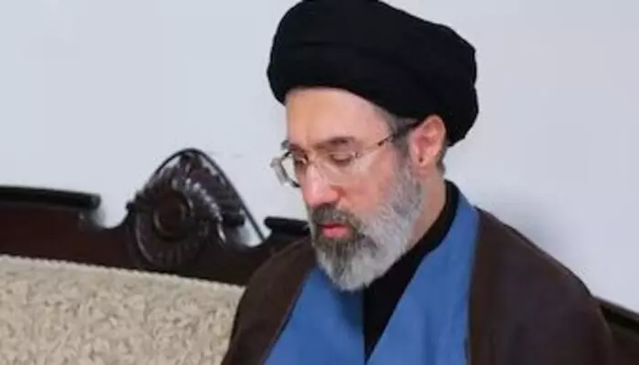 Iran: అపస్మారక స్థితిలో ఇరాన్ సుప్రీం లీడర్ మొజ్తబా ఖమేనీ? Iran: అపస్మారక స్థితిలో ఇరాన్ సుప్రీం లీడర్ మొజ్తబా ఖమేనీ?