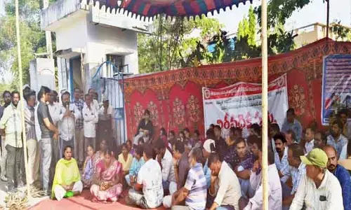 విద్యుత్ ఆర్టిస‌న్ కార్మికుల స‌మ్మెకు టీఆర్‌వీకేఎస్‌ మ‌ద్ద‌తు