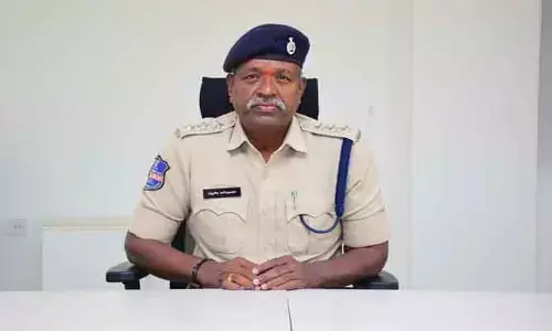 ప్రేమ పేరుతో యువ‌తికి వేధింపులు