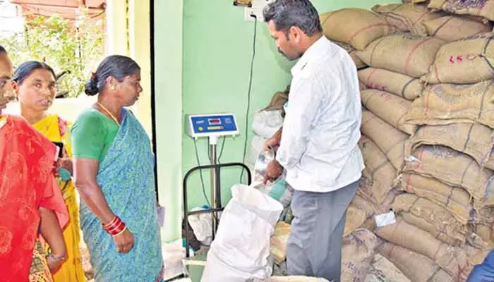 ఈనెల 30 దాకా రేషన్ పంపిణీ ఈనెల 30 దాకా రేషన్ పంపిణీ