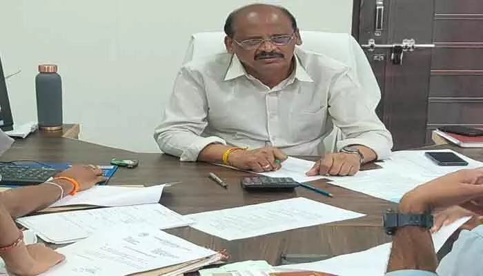 ఆశించిన స్థాయిలో వసూలు కానీ ఆస్తి పన్ను : మున్సిపల్ కమిషనర్ రామానుజుల రెడ్డి ఆశించిన స్థాయిలో వసూలు కానీ ఆస్తి పన్ను : మున్సిపల్ కమిషనర్ రామానుజుల రెడ్డి